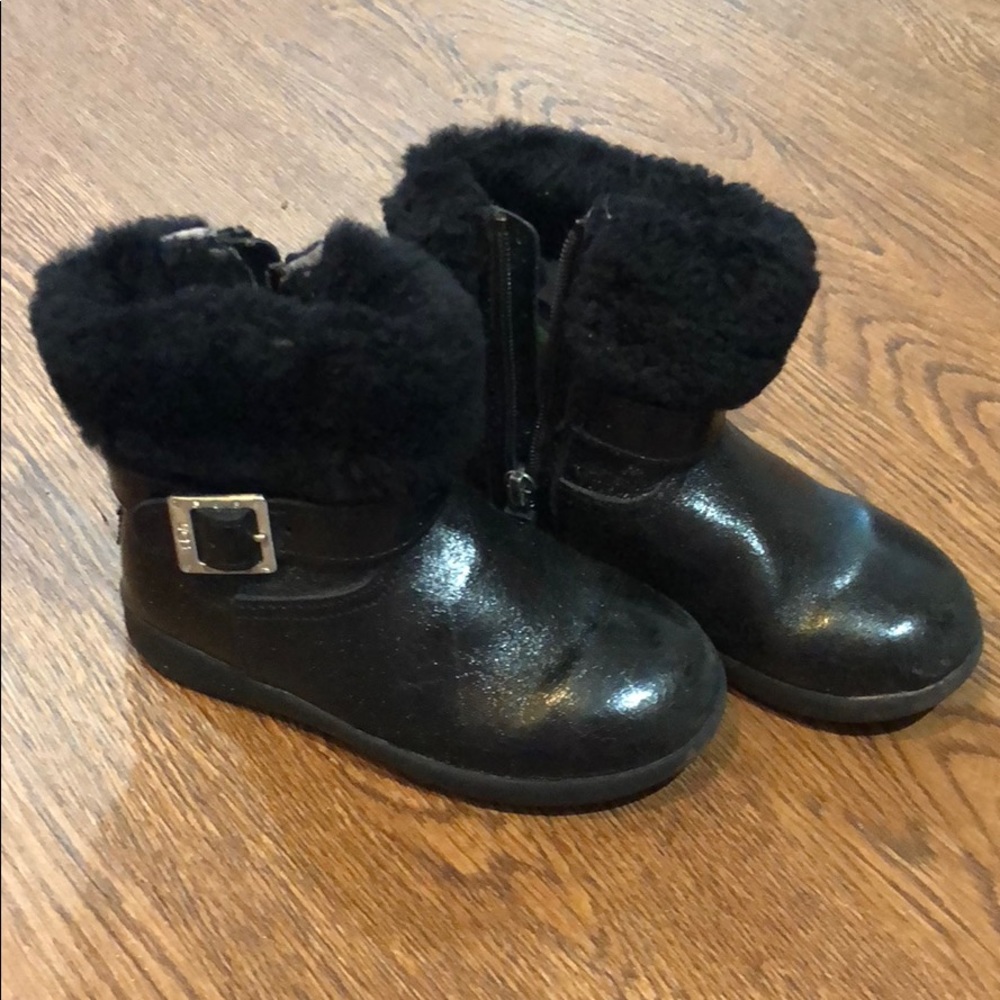 Black with buckle girl UGG boots sz 10